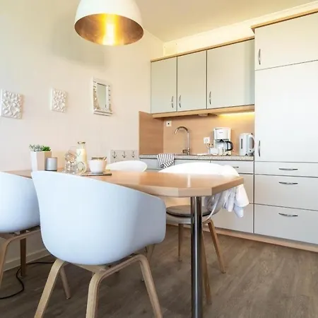 Haus-seerose-wohnung-kiek-ut * Heiligenhafen