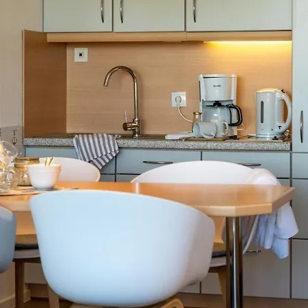 Haus-seerose-wohnung-kiek-ut *