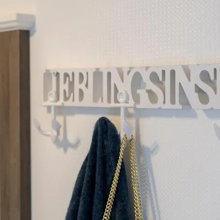 Haus-seerose-wohnung-kiek-ut *