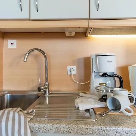 Haus-seerose-wohnung-kiek-ut * Heiligenhafen