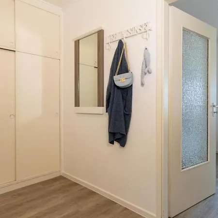 Haus-seerose-wohnung-kiek-ut *